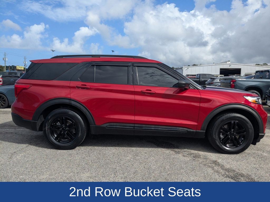 2021 Ford Explorer XLT photo 3