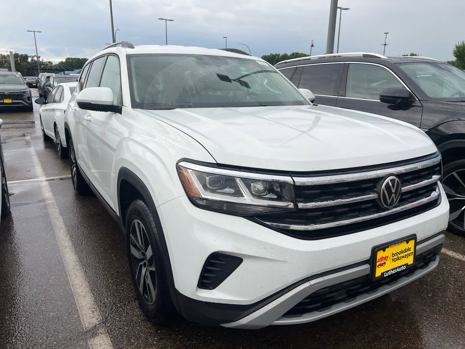 Used 2023 Volkswagen Atlas SE with VIN 1V2LP2CA7PC557732 for sale in Brooklyn Center, Minnesota