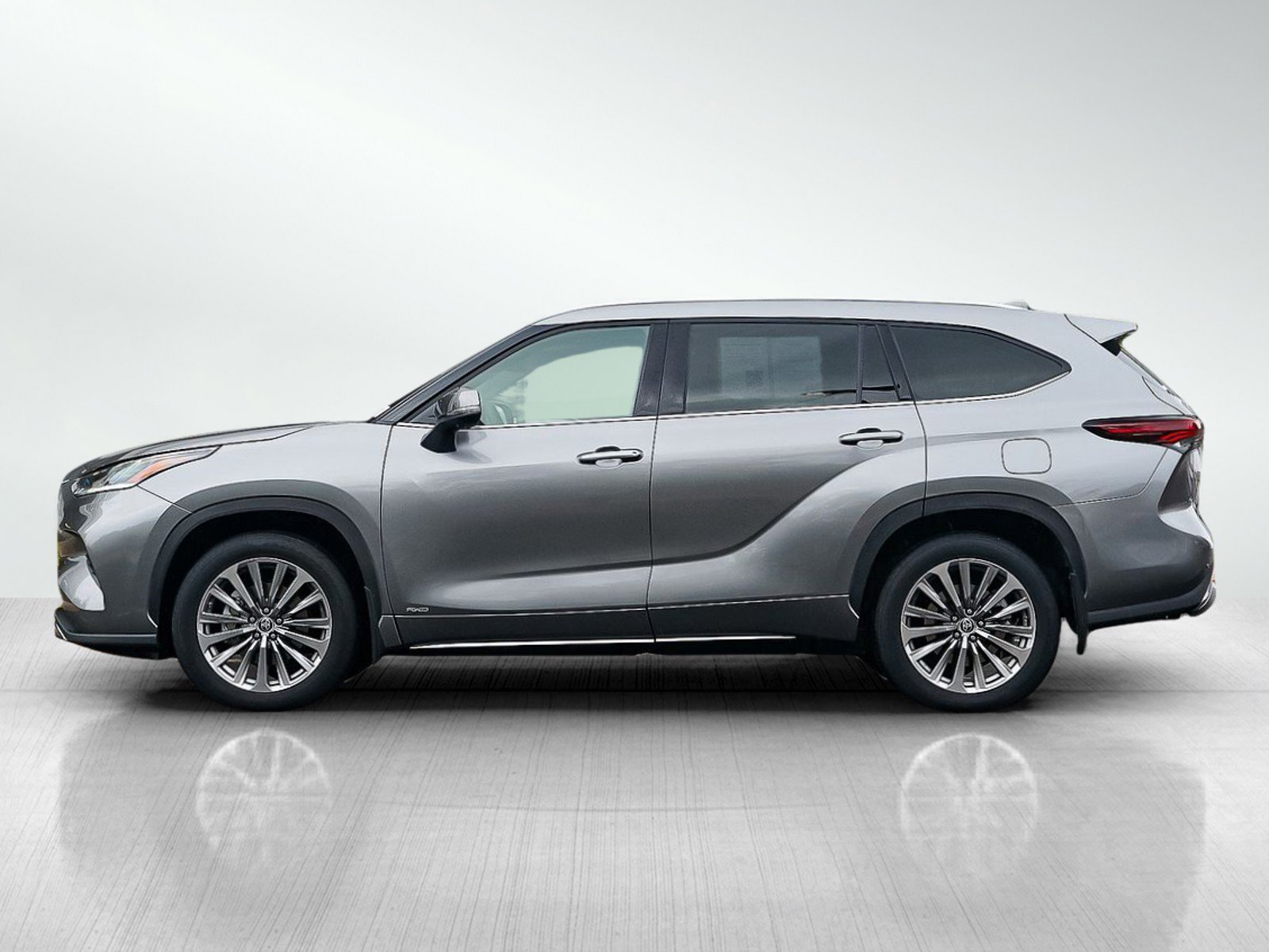 Used 2025 Toyota Highlander Limited 25th Edition with VIN 5TDKBRCH4SS658770 for sale in Bloomington, Minnesota