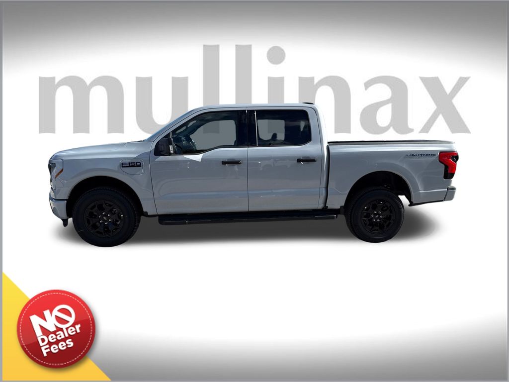 2025 Ford F-150 Lightning XLT photo 2