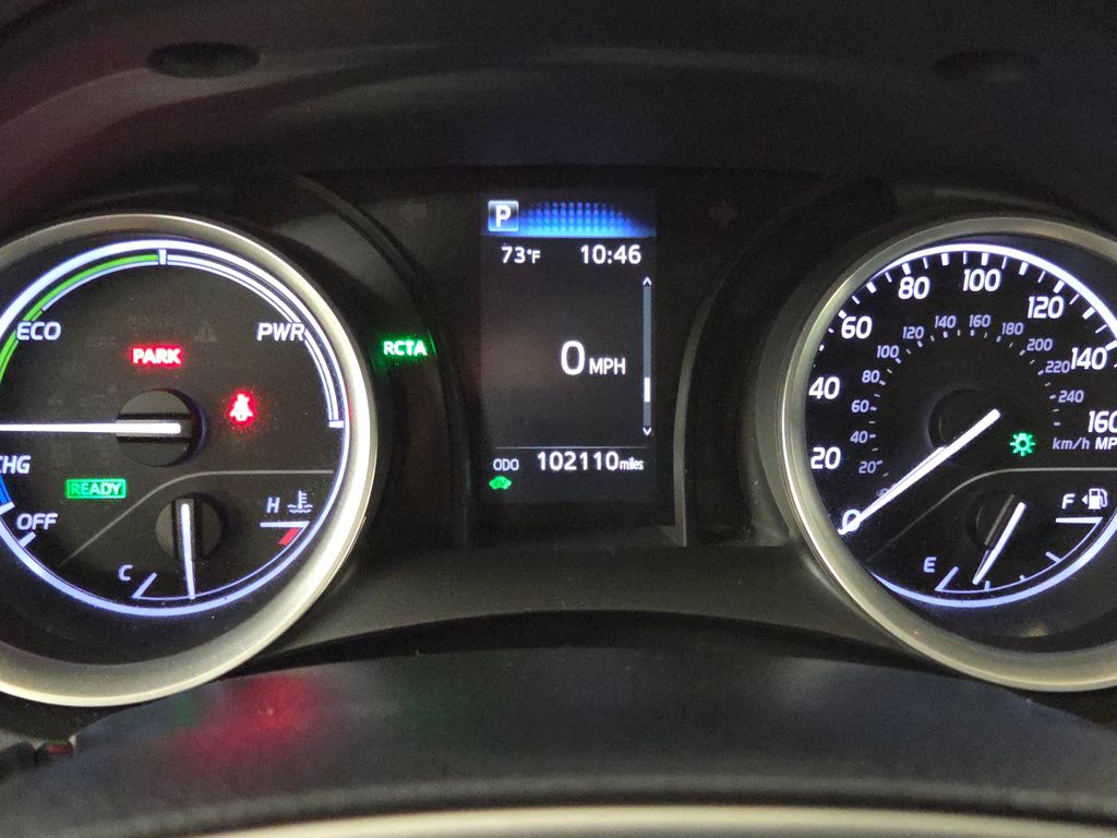 2022 Toyota Camry Hybrid LE photo 20