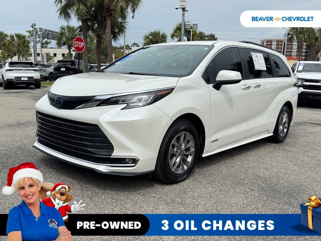 2021 Toyota Sienna XLE's photo