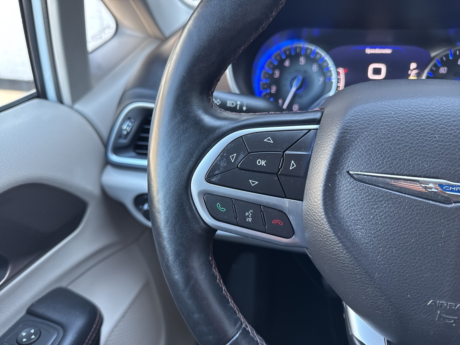 2017 Chrysler Pacifica Touring Plus photo 18