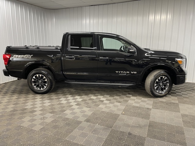 2019 Nissan Titan PRO-4X photo 4