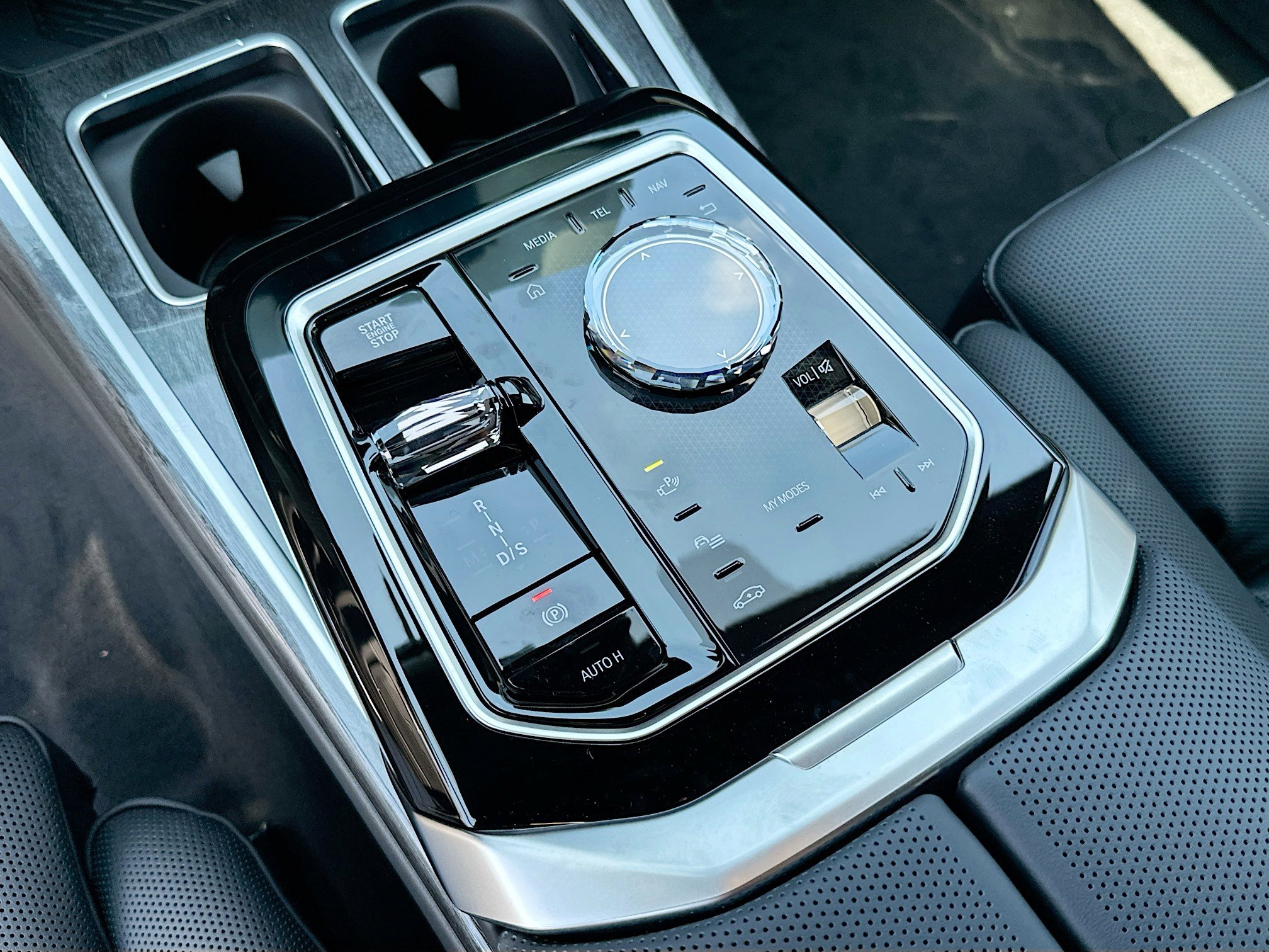 2025 Bmw 750e photo 14