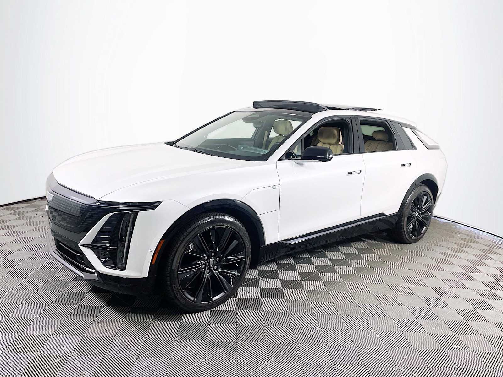 2025 Cadillac LYRIQ Sport 3's photo