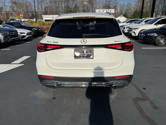 2025 Mercedes Benz GLC 300 4MATIC photo 4