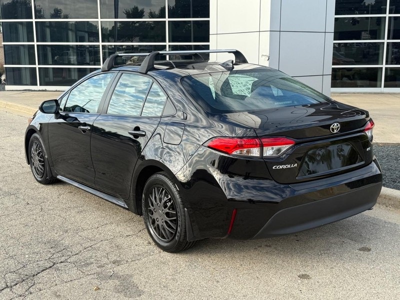 2023 Toyota Corolla LE photo 3