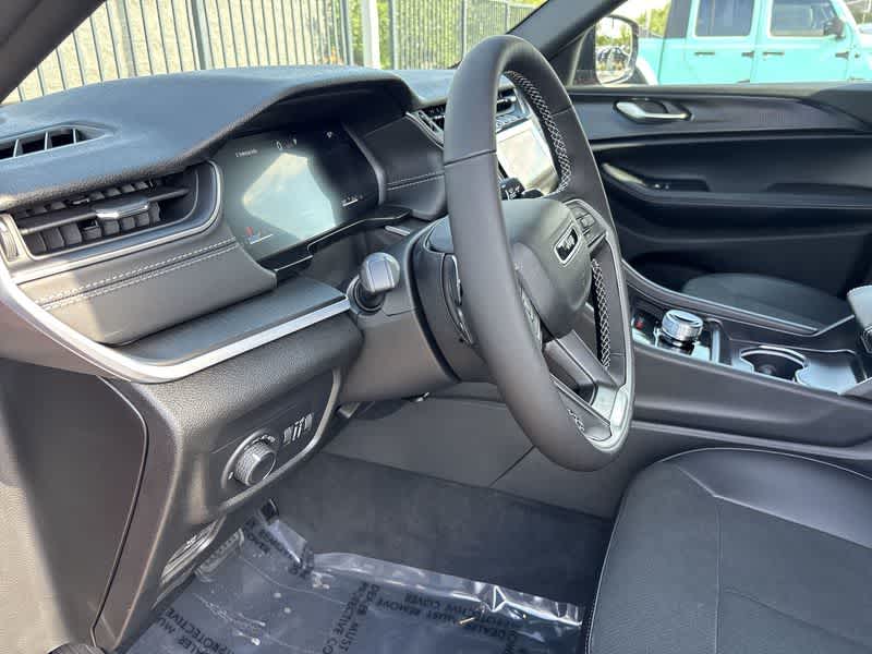 2025 Jeep Grand Cherokee Altitude X photo 10
