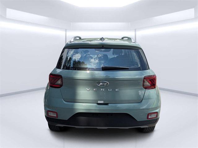 2025 Hyundai Venue SEL photo 3