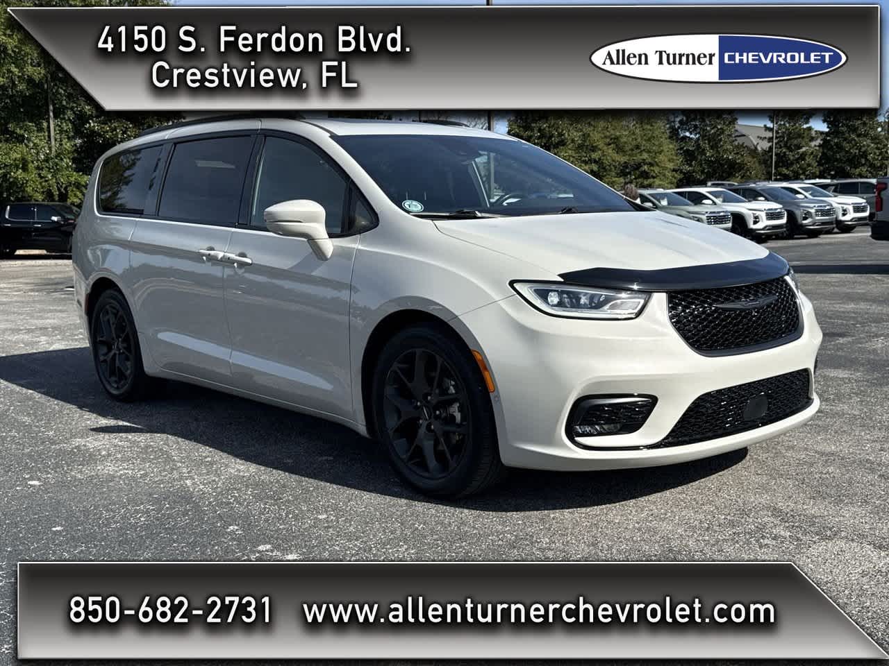 2021 Chrysler Pacifica Touring L's photo