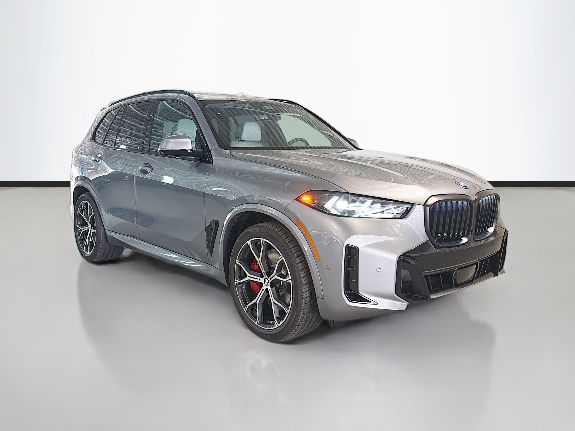 2026 BMW X5 50e's photo