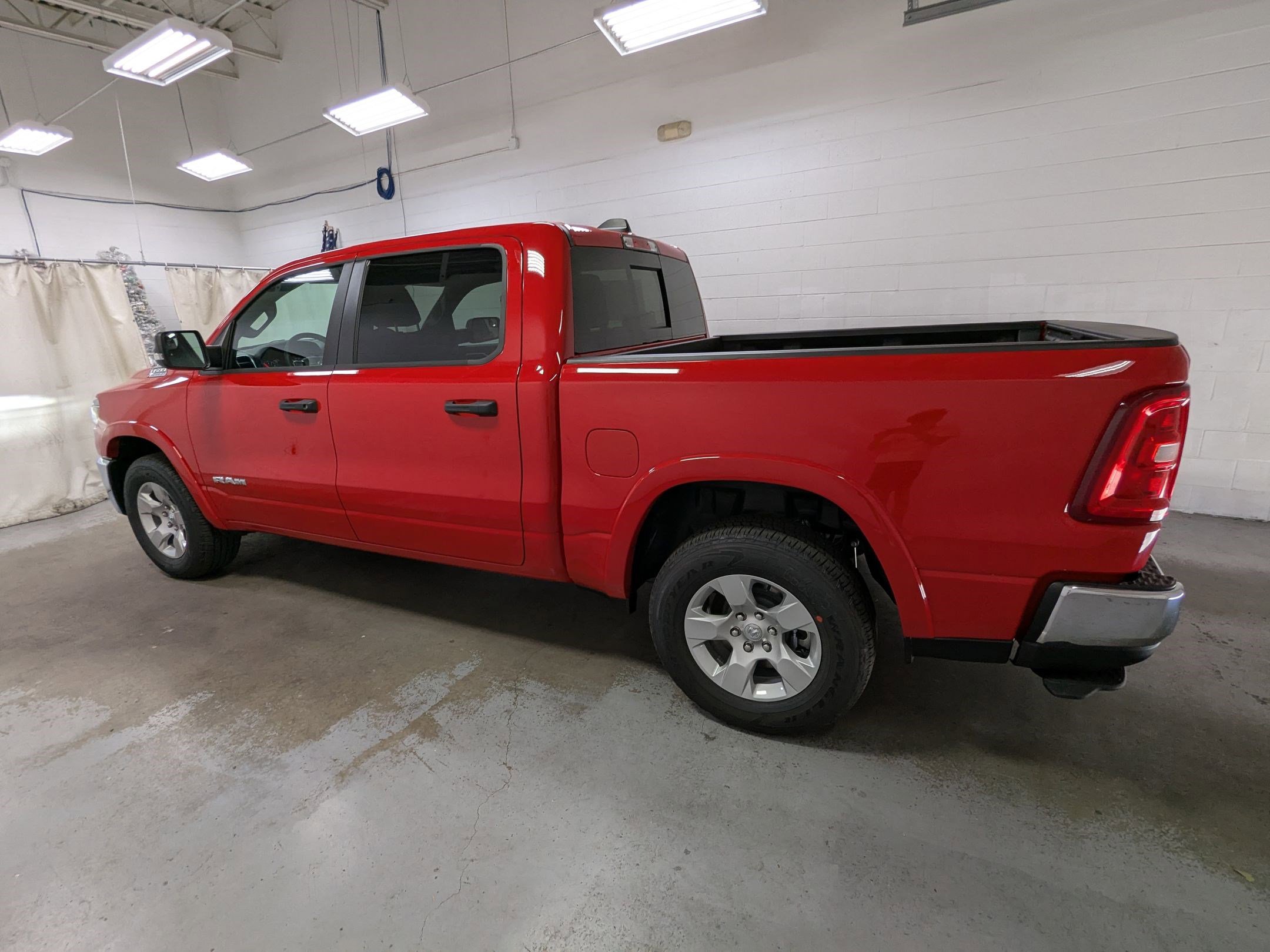2025 Ram 1500 Big Horn photo 6