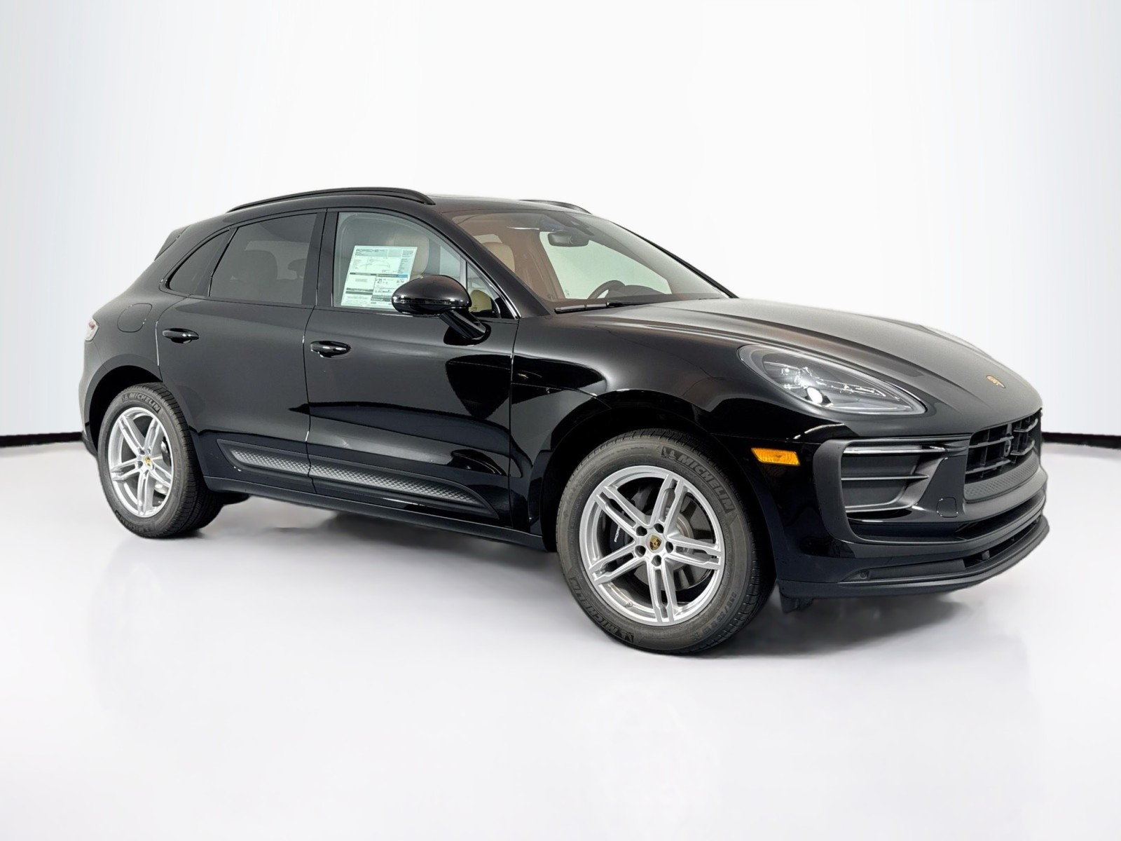 2025 Porsche Macan T photo 7