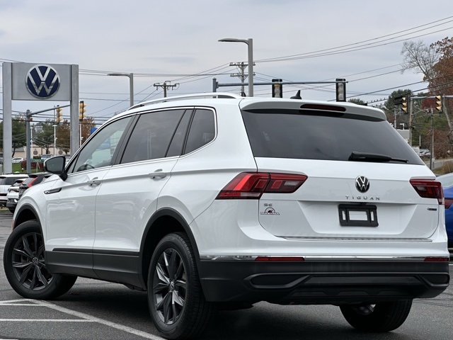 2022 Volkswagen Tiguan SE photo 2