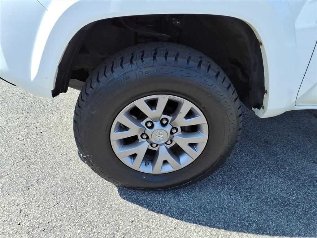 2016 Toyota Tacoma SR5 photo 8