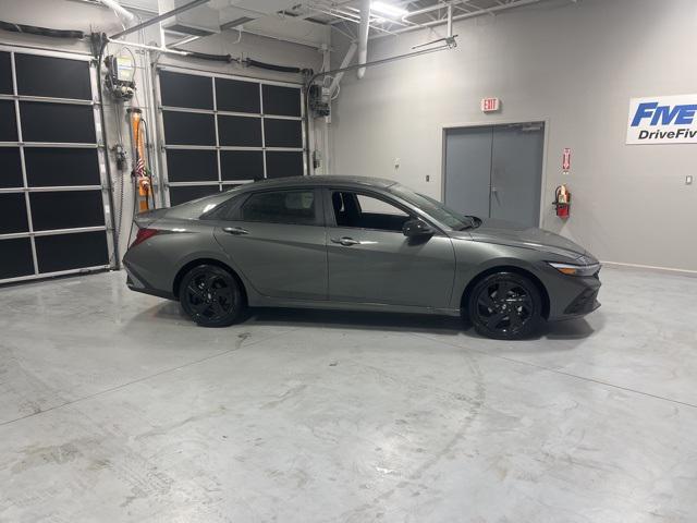 2026 Hyundai Elantra SEL's photo