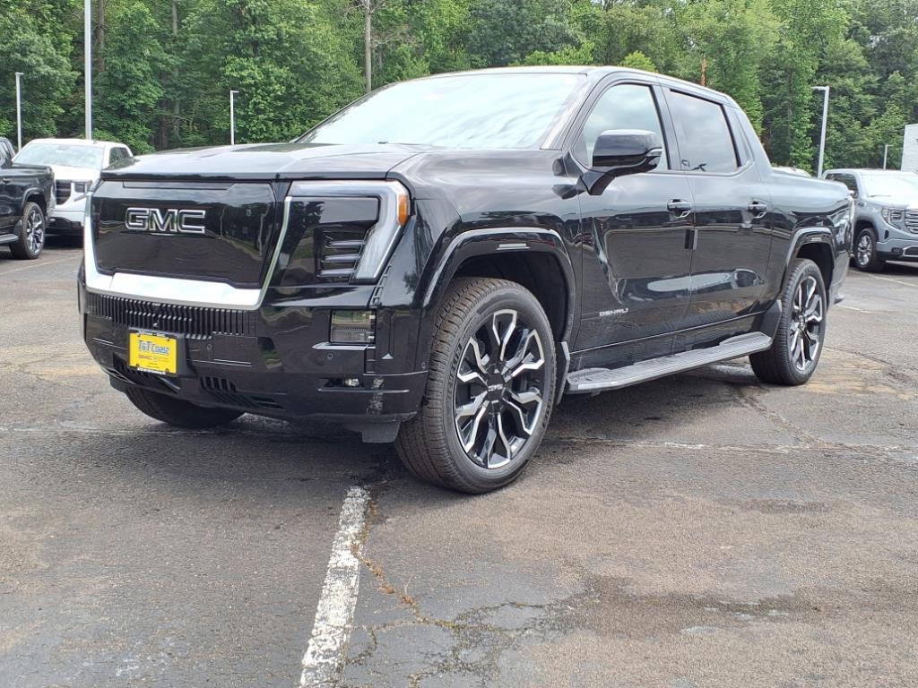 2025 GMC Sierra EV Denali's photo