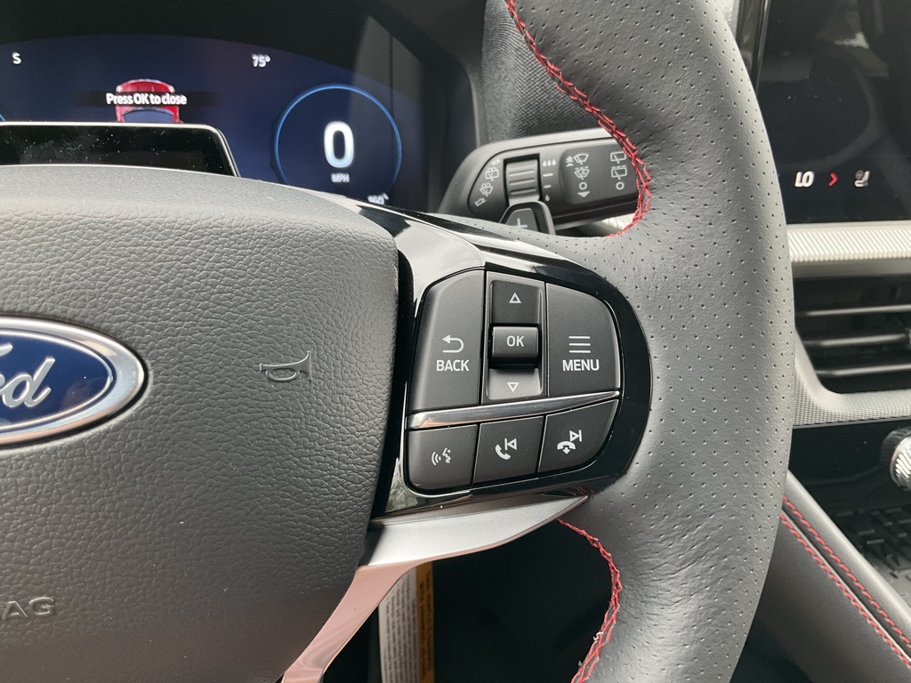 2025 Ford Explorer ST photo 4