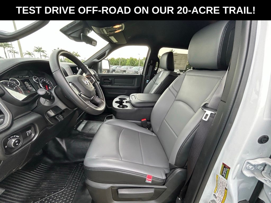 2026 Ram 2500 Tradesman photo 9