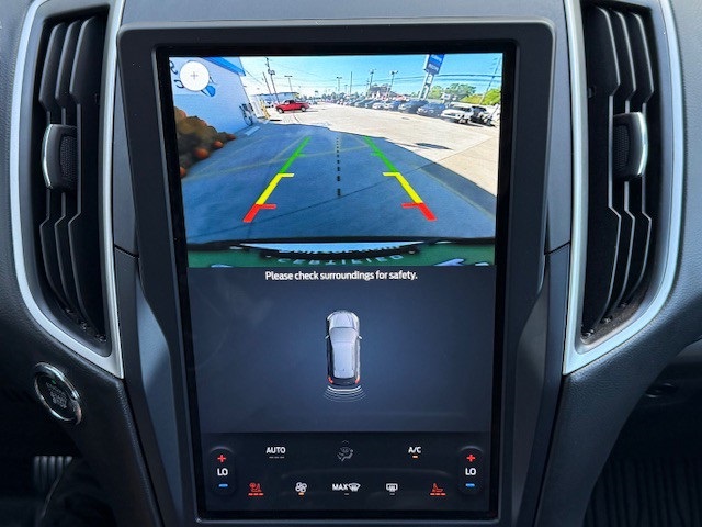 2022 Ford Edge SEL photo 30