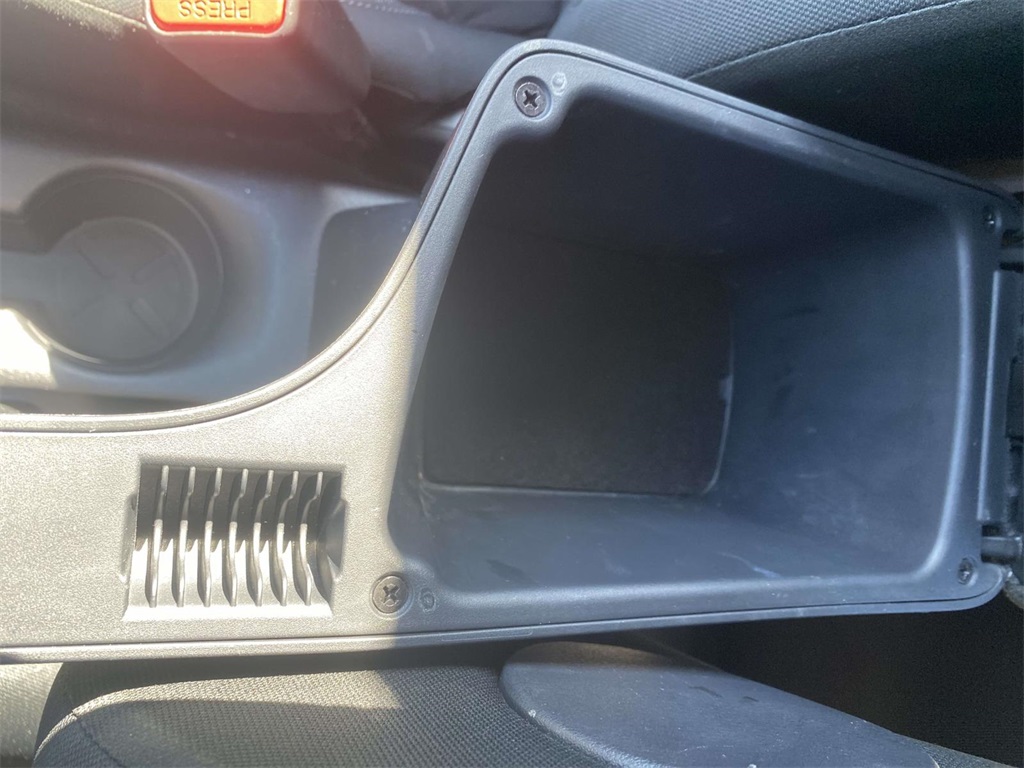 2020 Nissan Kicks S photo 18