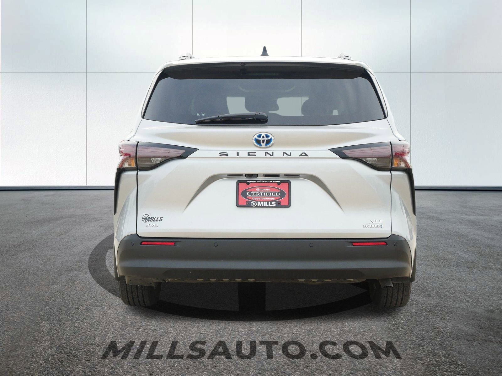 2024 Toyota Sienna XLE photo 4