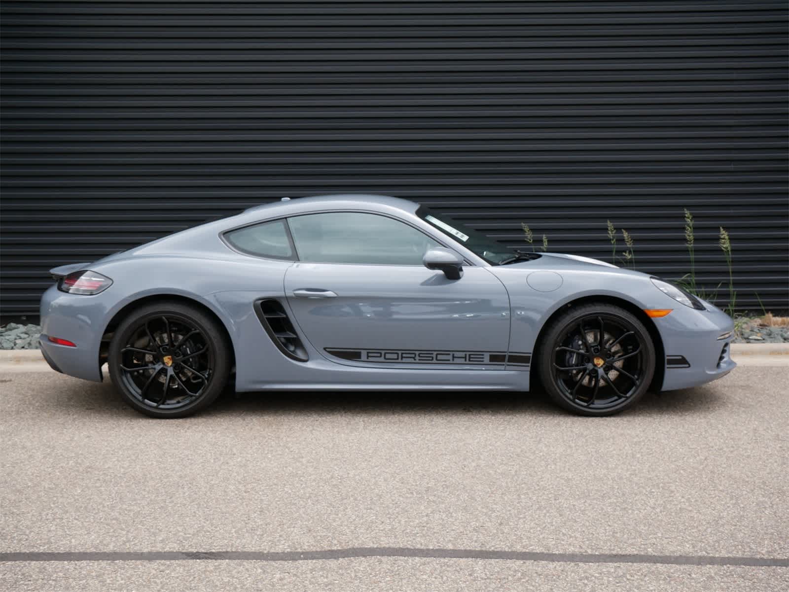 2025 Porsche Cayman S photo 21
