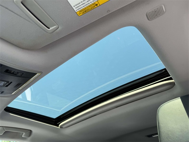 2022 Lexus RX 350L photo 4