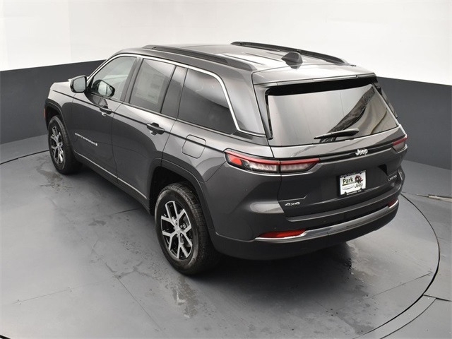 2025 Jeep Grand Cherokee Limited photo 13