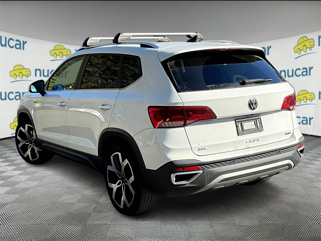 2023 Volkswagen Taos SEL photo 4