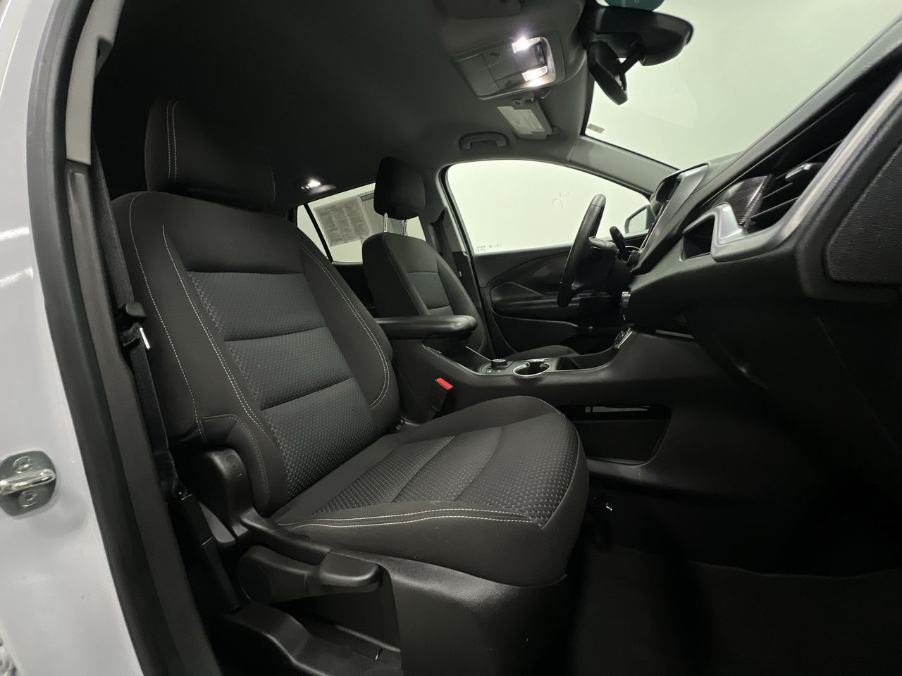 2022 Gmc Terrain SLE photo 26