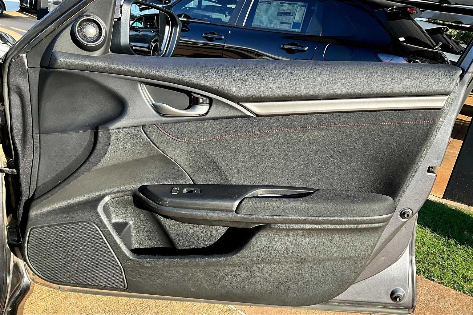 2017 Honda Civic Si photo 24