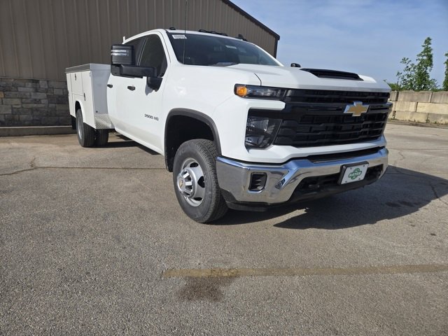 2025 Chevrolet Silverado 3500HD Work Truck photo 2