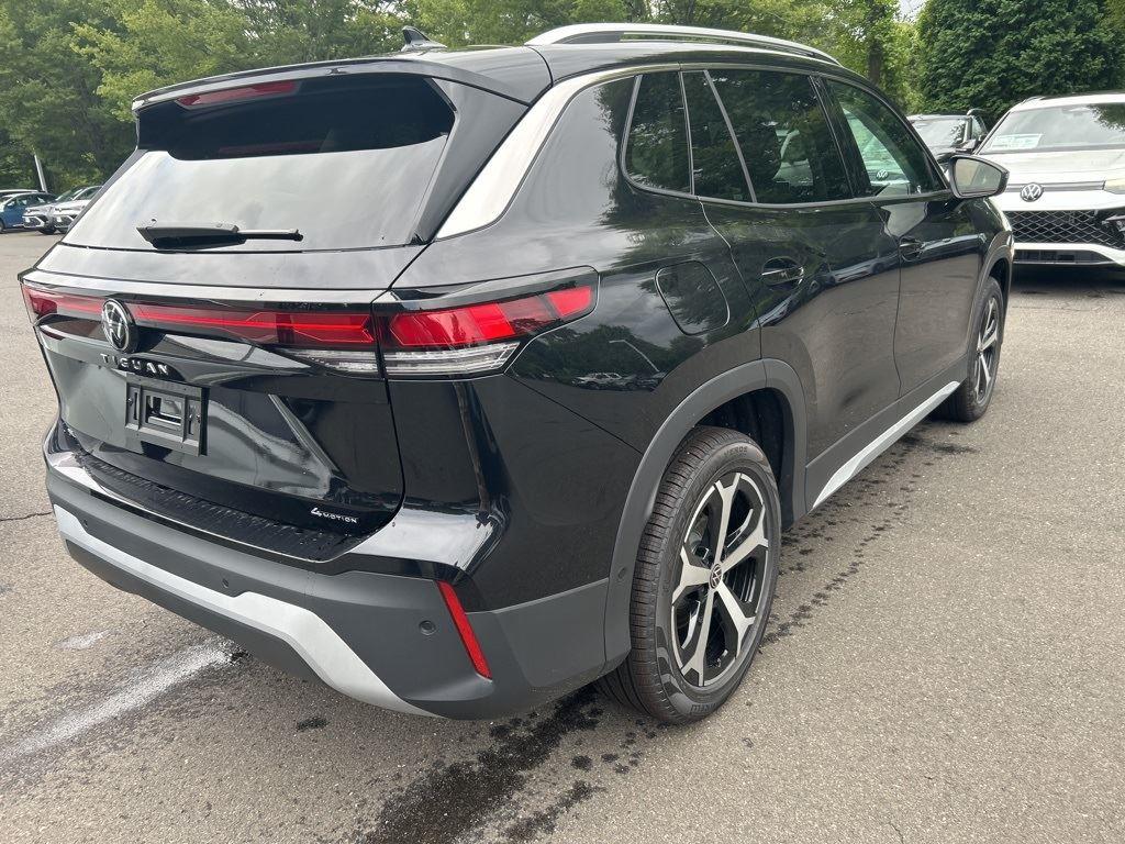 2025 Volkswagen Tiguan SE photo 2