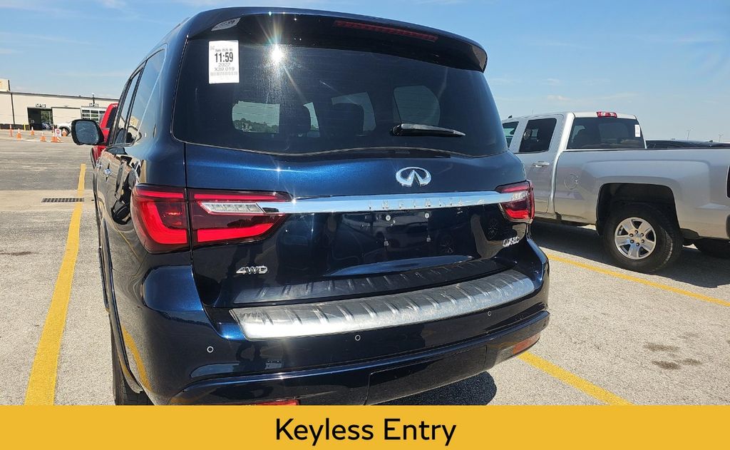 2022 Infiniti QX80 Luxe photo 5