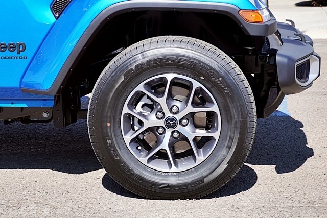 New 2025 Hydro Blue Pearl-Coat Exterior Paint Jeep Sport S image 8