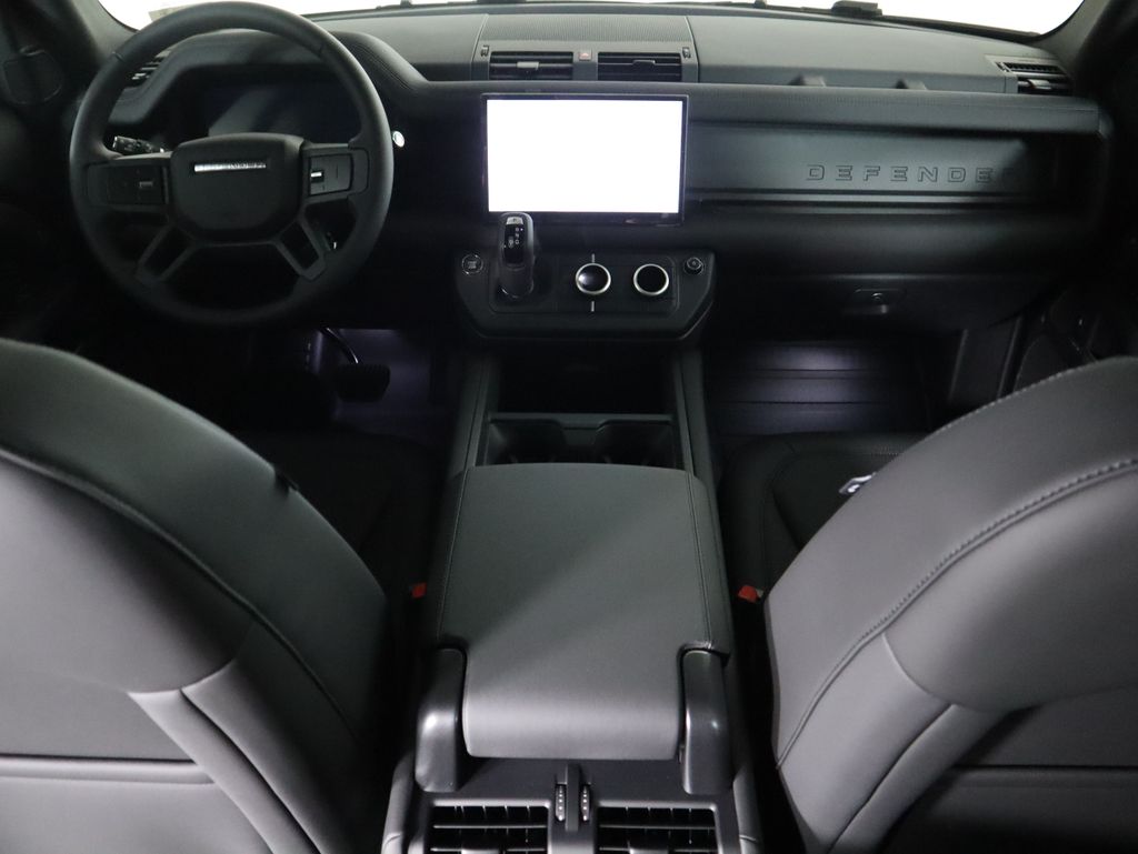 2025 Land Rover Defender 110 S photo 14