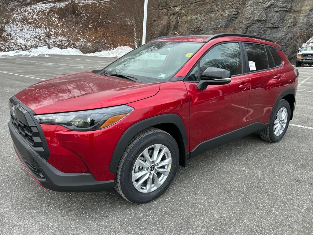 2026 Toyota Corolla Cross LE's photo