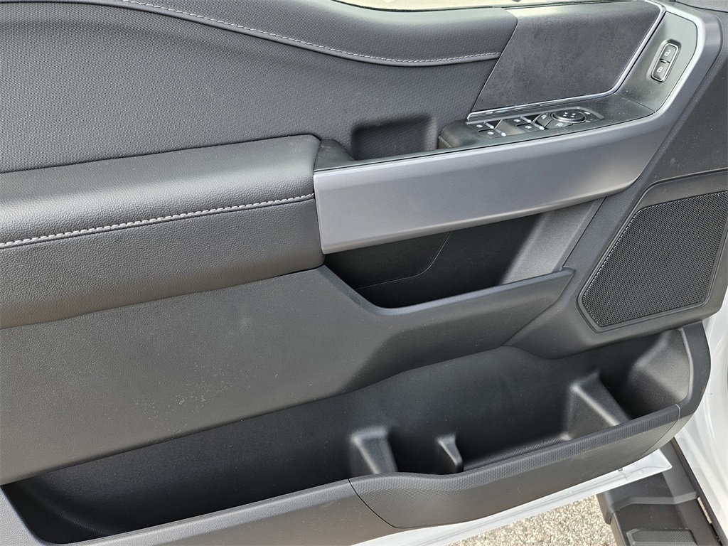 2025 Ford F-150 XLT photo 12