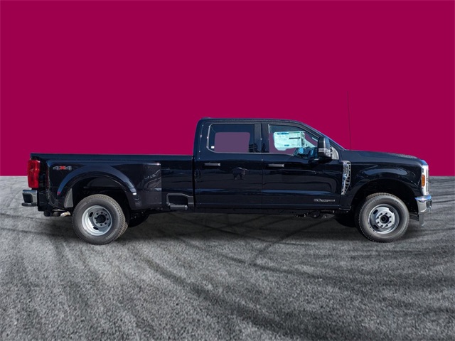 2026 Ford F-350 XLT photo 3