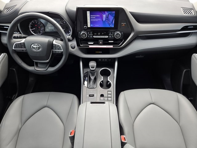 2024 Toyota Highlander XLE photo 15