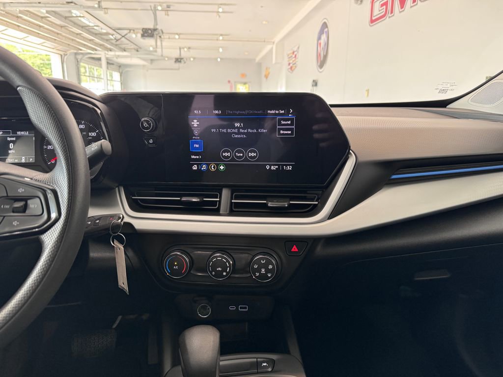 2025 Chevrolet Trax LS photo 14