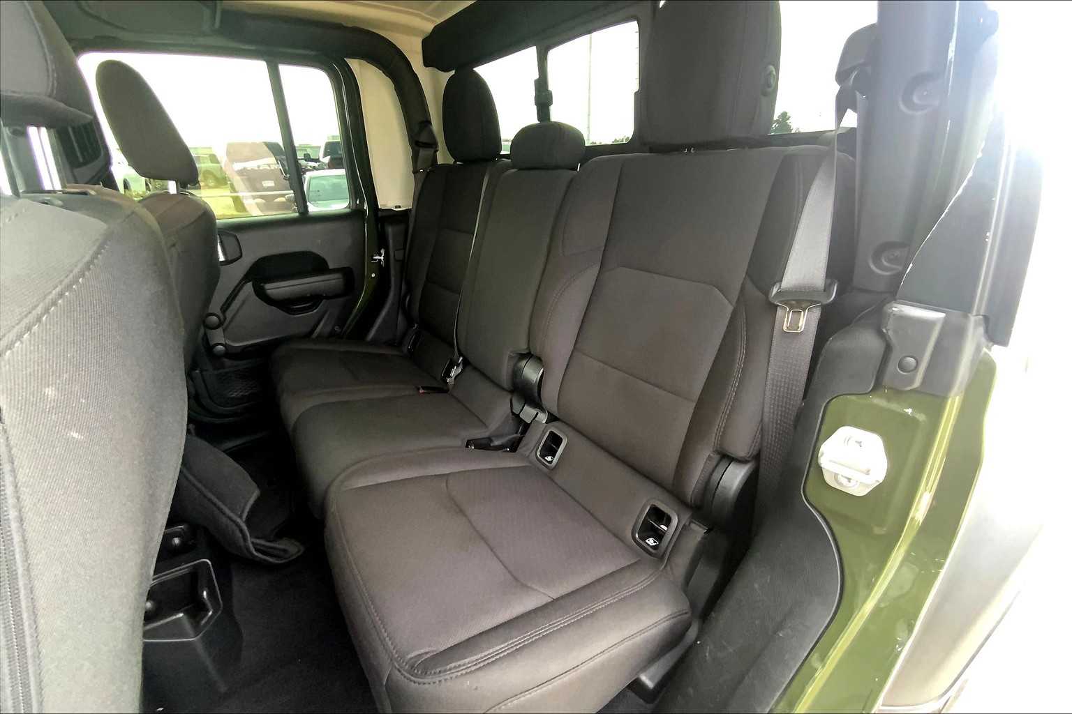 2023 Jeep Gladiator Sport photo 20