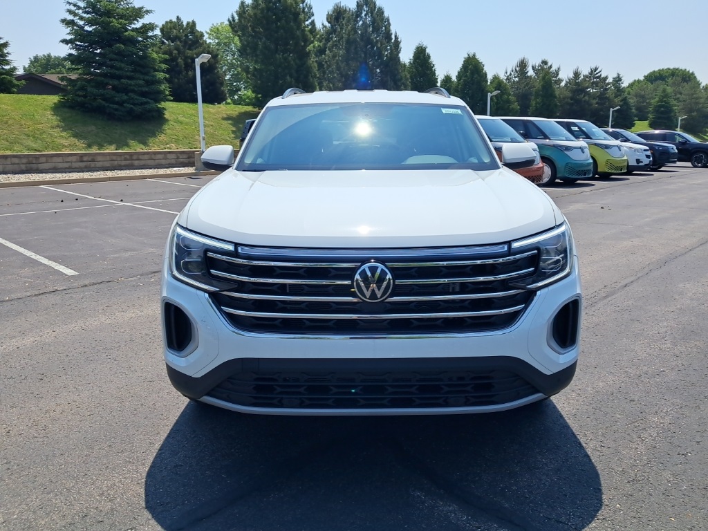 2025 Volkswagen Atlas SE Technology photo 2