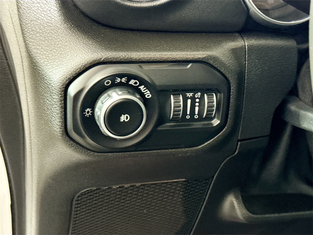 2019 Jeep Wrangler Unlimited Sahara photo 40