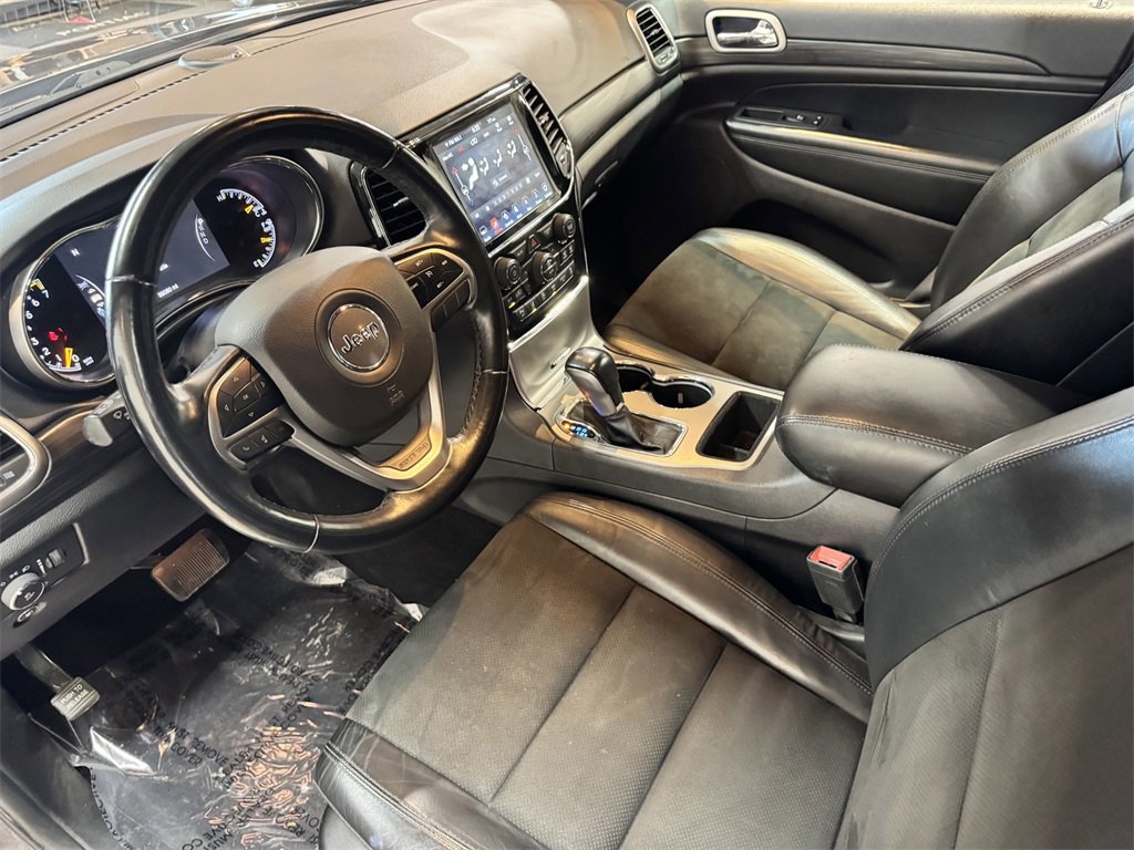 2021 Jeep Grand Cherokee Laredo photo 12