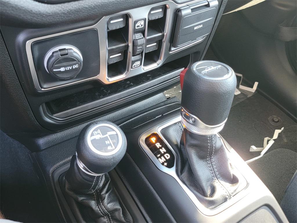 2025 Jeep Gladiator Sport photo 16