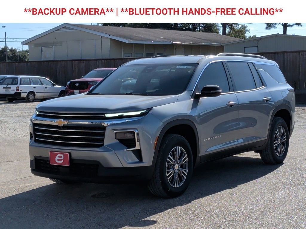 2025 Chevrolet Traverse photo 3