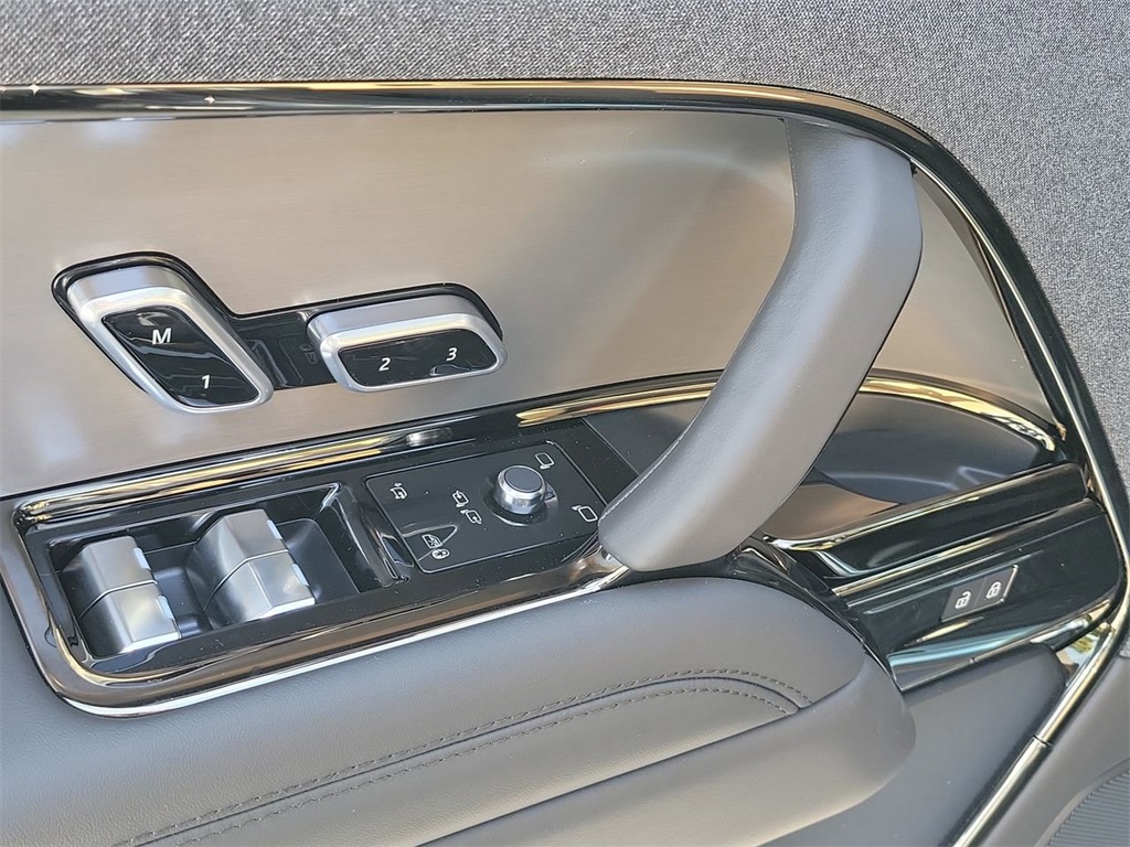2025 Land Rover Range Rover Sport SE photo 22